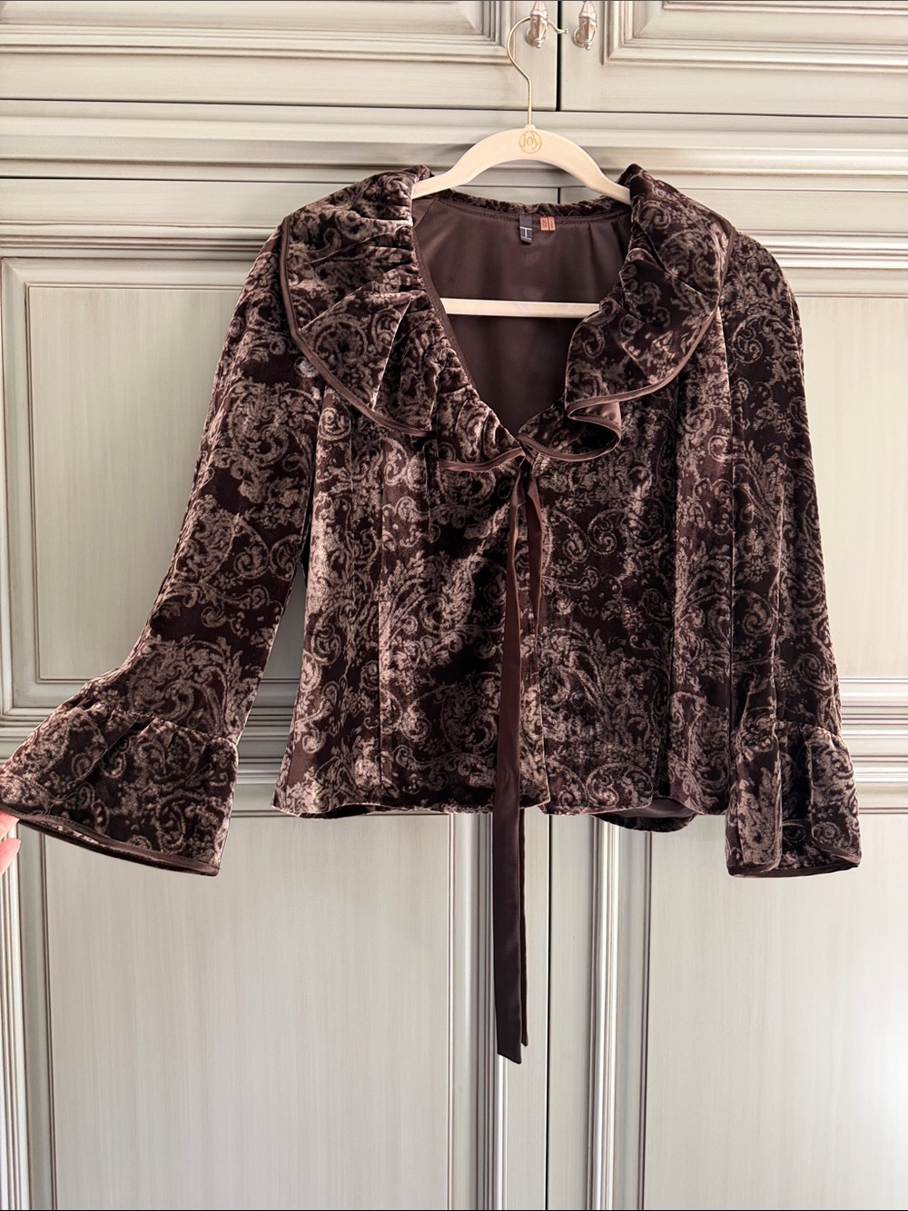 T Tahari Brown satin trim, velvet jacket topper
